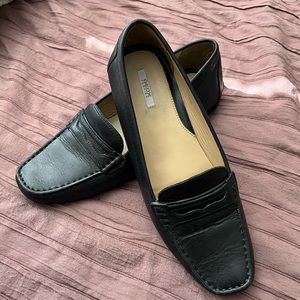 GEOX Moroccan genuine leather loafer style flats♥️